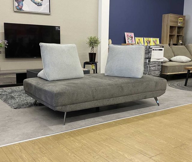 寝る・座る・寄りかかる、自由自在にくつろげる #撥水3Pソファ！可動式の背もたれは床にも置けて、狭い部屋でも圧迫感なし！ベッドとしても使え、急な来客にも対応◎ルンバも入る脚高設計でお掃除ラク♪