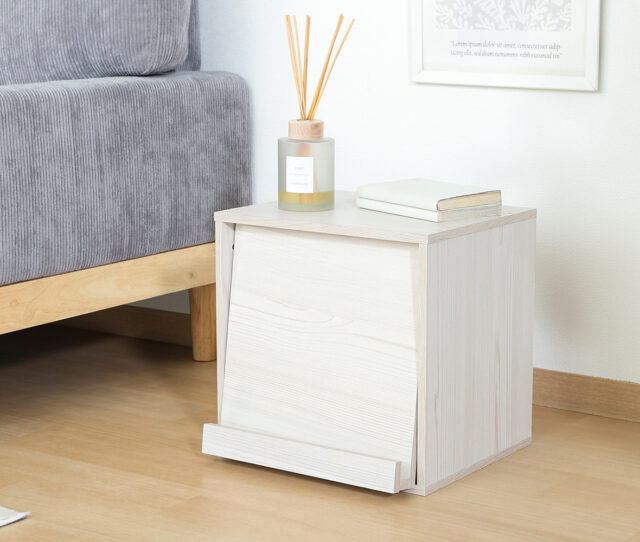 収納たっぷりの大容量ドレッサー！鏡のウラ、キャスター付きスツールの