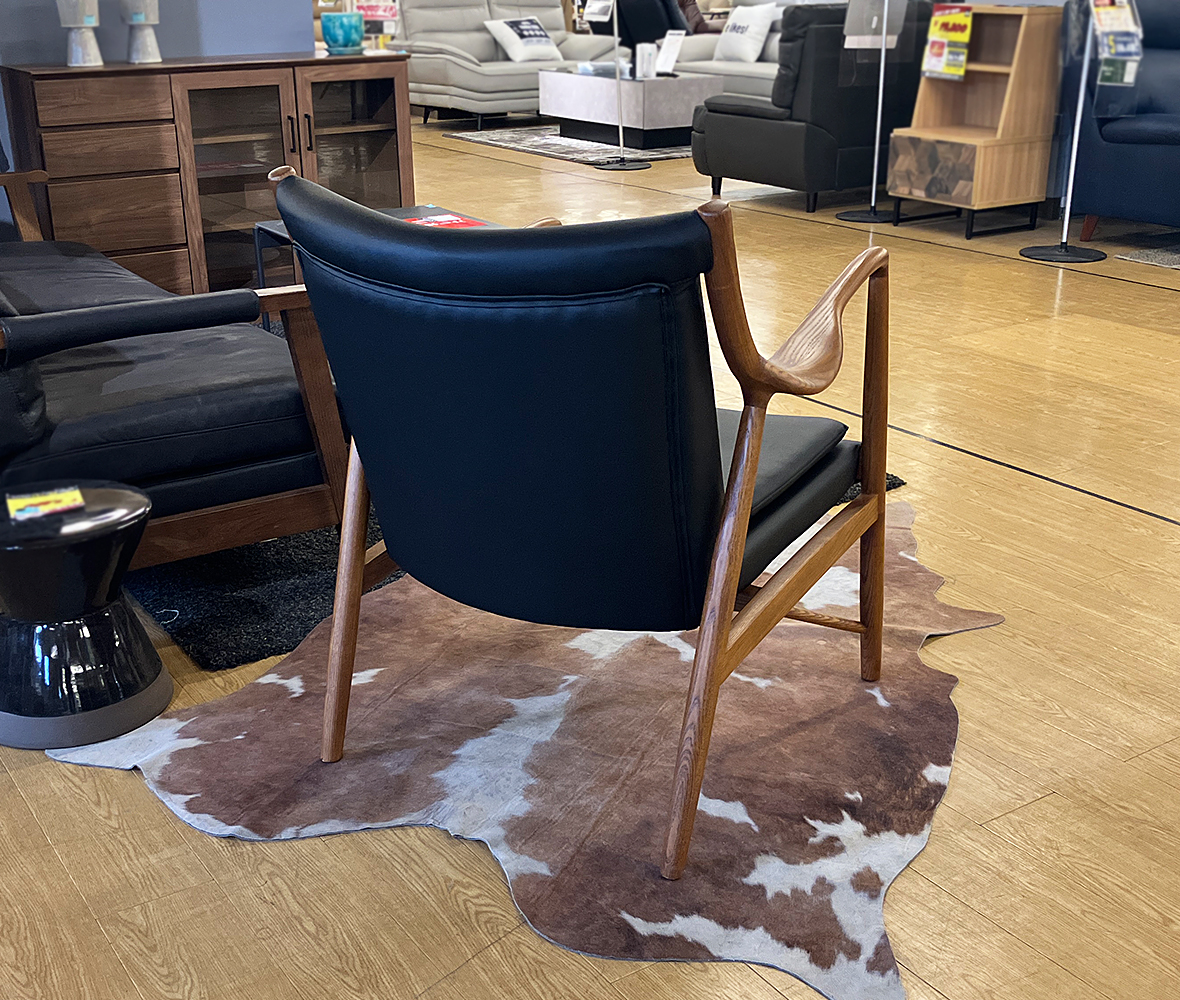 プレミアム1点限り＞どこから見ても美しい肘の曲線は、まるでアートの