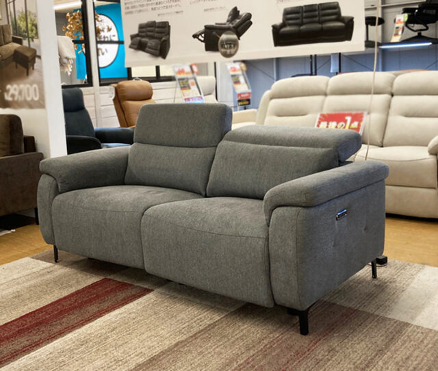 ヘッド部分が手動のため、お好みの角度で調整可能!ワンボタンでリクライニング◎極上のくつろぎをご体験ください。