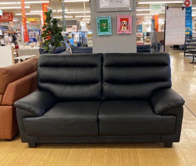 使い込むほどになじむ本革を使用。あなた仕様のソファに!本革のため、キズや汚れにも強い◎長くご使用できます!