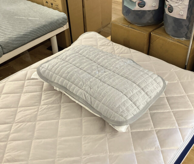 両面使える！ボリュームくしゅくしゅ冷感＃枕パッド！ベタつかずさらさら爽やかな触り心地！クシュっと面とタオル地面をその日の気温や気分で選べる♪ひんやり素材で省エネにも◎