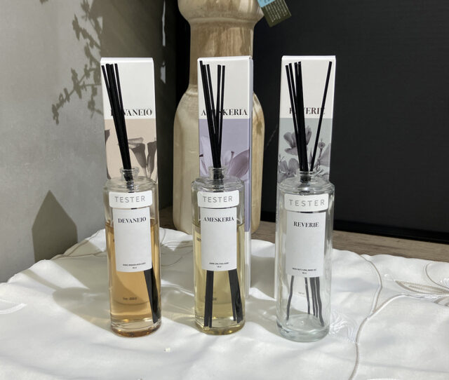 日常にそっと癒しを添えてくれるアイテム◎やさしい香りが広がる #リードディフューザー。気分に合わせて選べる香りで、お部屋を心地よい空間に演出し、毎日の暮らしを豊かに彩ります。